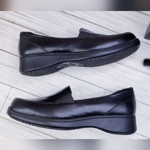 Predictions SafeTStep soled shoes size 8